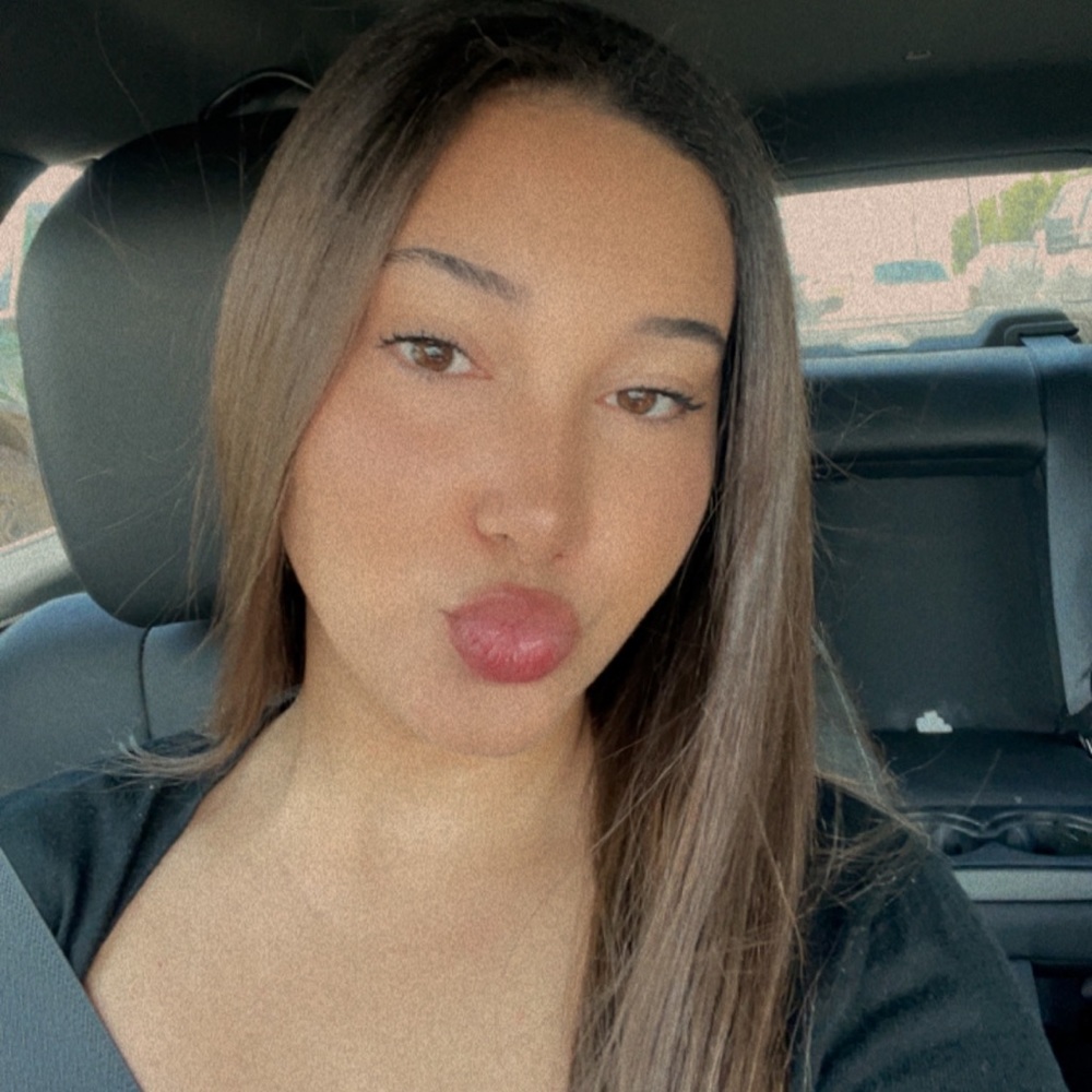 Meet your Posher, Alexandrea